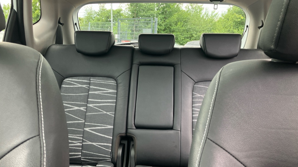 Kia Venga 1.6 4 5dr Auto [6] Petrol Hatchback - Image 15