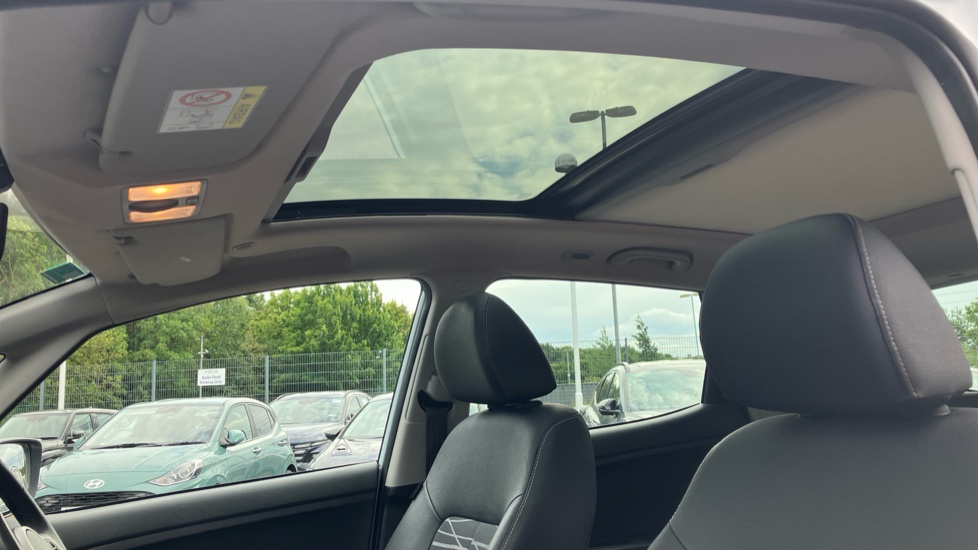Kia Venga 1.6 4 5dr Auto [6] Petrol Hatchback - Image 25