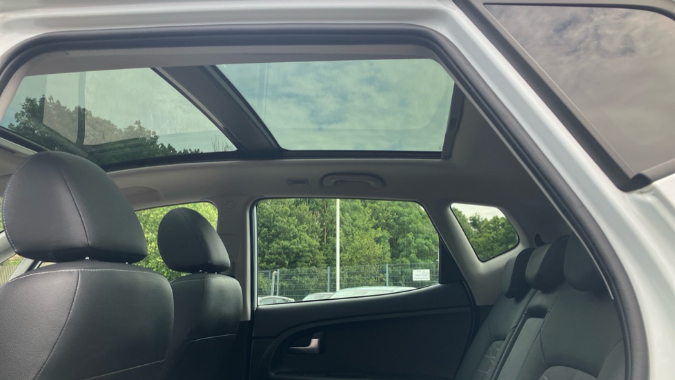 Kia Venga 1.6 4 5dr Auto [6] Petrol Hatchback - Image 26