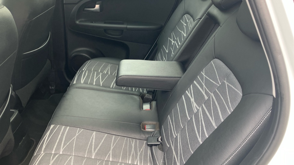 Kia Venga 1.6 4 5dr Auto [6] Petrol Hatchback - Image 31
