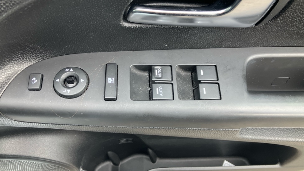 Kia Venga 1.6 4 5dr Auto [6] Petrol Hatchback - Image 32