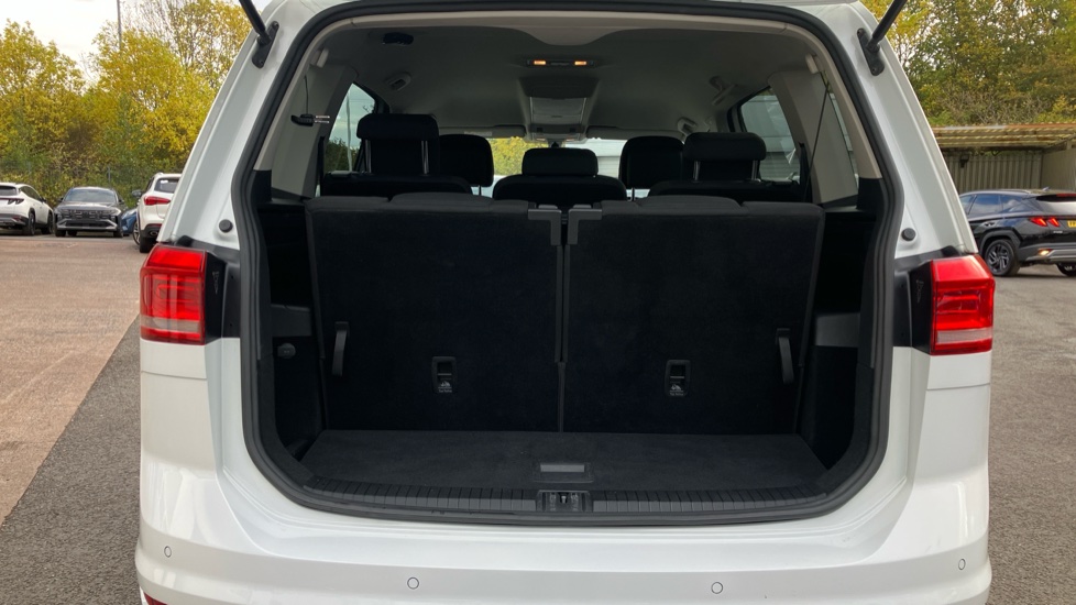 Volkswagen Touran 1.6 TDI SE 5dr Diesel Estate - Image 4