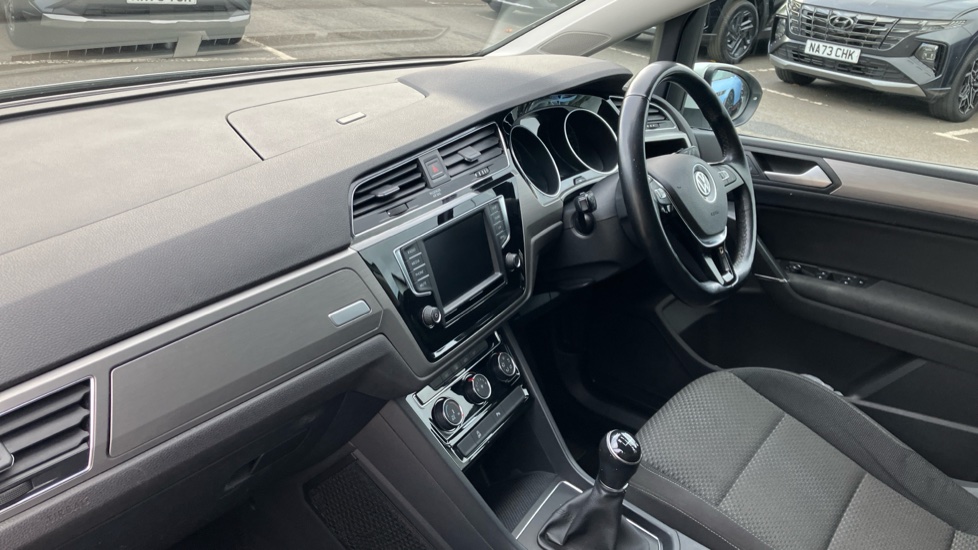Volkswagen Touran 1.6 TDI SE 5dr Diesel Estate - Image 9