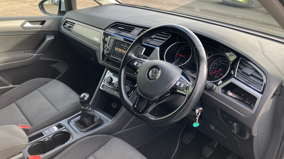 Volkswagen Touran 1.6 TDI SE 5dr Diesel Estate - Image 11