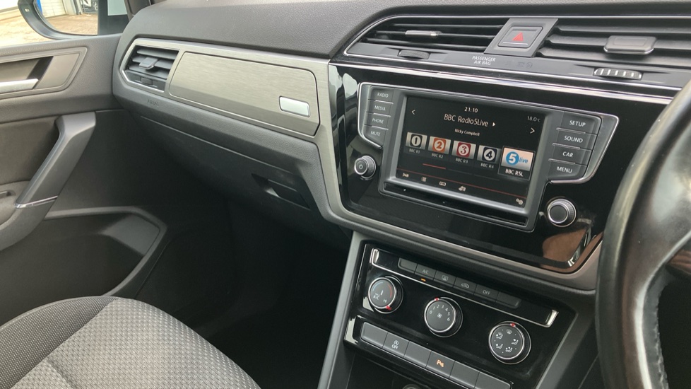 Volkswagen Touran 1.6 TDI SE 5dr Diesel Estate - Image 14