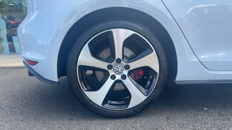 Volkswagen Golf 2.0 TSI GTI 5dr DSG [Nav] Petrol Hatchback - Image 7