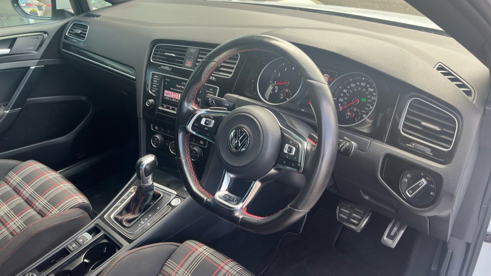 Volkswagen Golf 2.0 TSI GTI 5dr DSG [Nav] Petrol Hatchback - Image 11