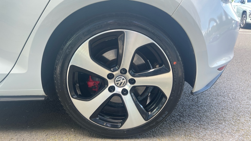 Volkswagen Golf 2.0 TSI GTI 5dr DSG [Nav] Petrol Hatchback - Image 21