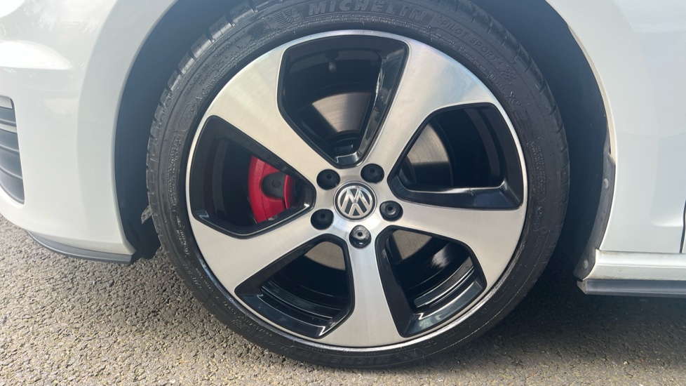 Volkswagen Golf 2.0 TSI GTI 5dr DSG [Nav] Petrol Hatchback - Image 23