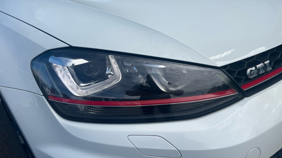 Volkswagen Golf 2.0 TSI GTI 5dr DSG [Nav] Petrol Hatchback - Image 25