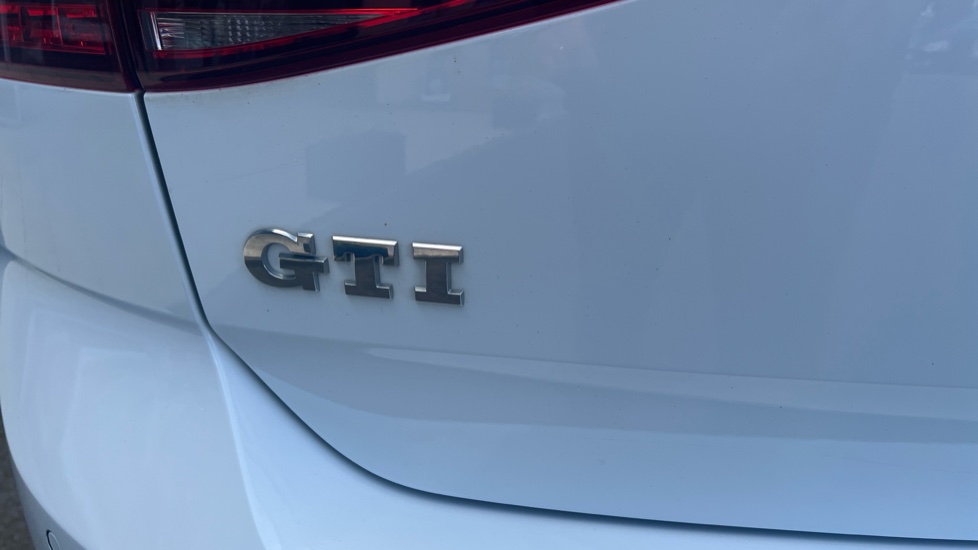 Volkswagen Golf 2.0 TSI GTI 5dr DSG [Nav] Petrol Hatchback - Image 39
