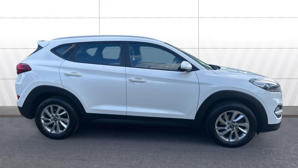 Hyundai TUCSON 1.6 GDi Blue Drive SE Nav 5dr 2WD Petrol Estate - Image 5