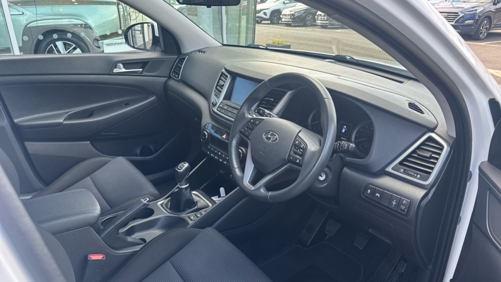 Hyundai TUCSON 1.6 GDi Blue Drive SE Nav 5dr 2WD Petrol Estate - Image 11