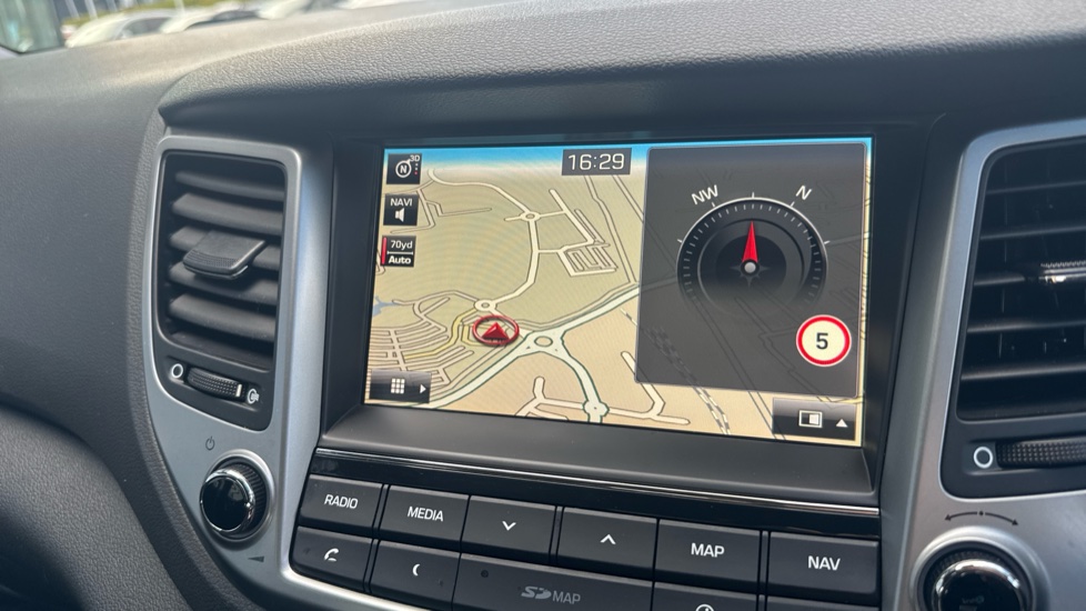 Hyundai TUCSON 1.6 GDi Blue Drive SE Nav 5dr 2WD Petrol Estate - Image 23