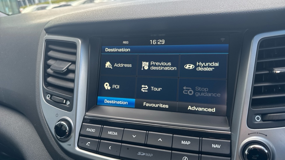Hyundai TUCSON 1.6 GDi Blue Drive SE Nav 5dr 2WD Petrol Estate - Image 24