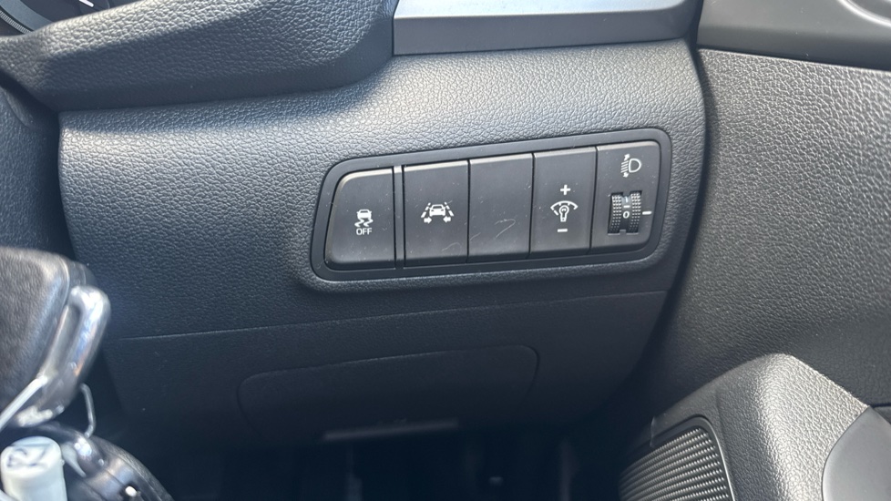 Hyundai TUCSON 1.6 GDi Blue Drive SE Nav 5dr 2WD Petrol Estate - Image 29