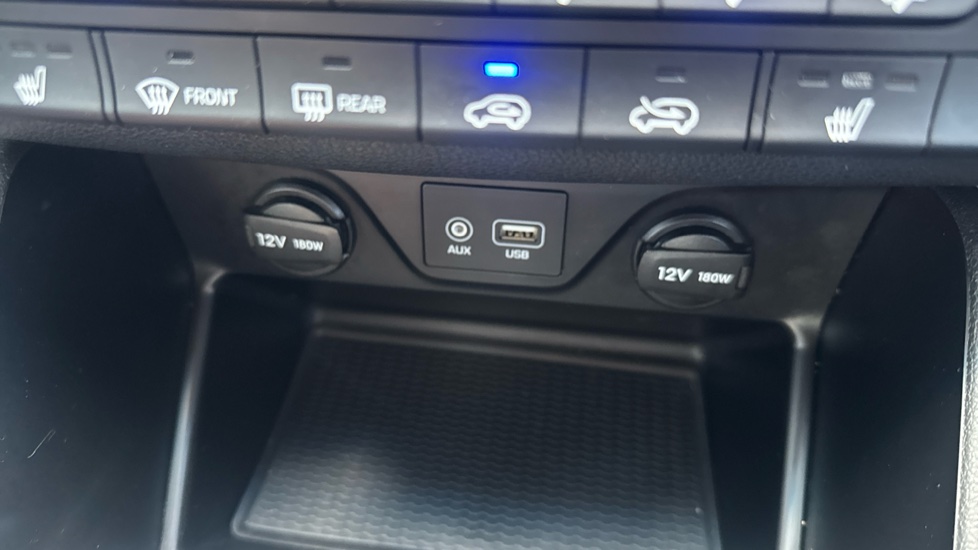 Hyundai TUCSON 1.6 GDi Blue Drive SE Nav 5dr 2WD Petrol Estate - Image 32