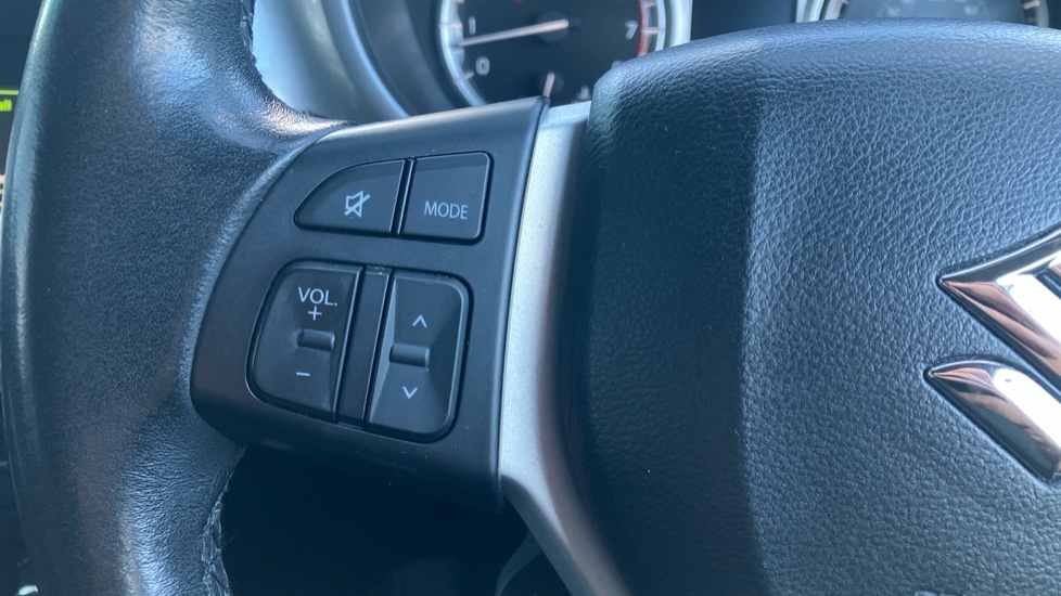 Suzuki Vitara 1.6 SZ-T 5dr Petrol Estate - Image 32