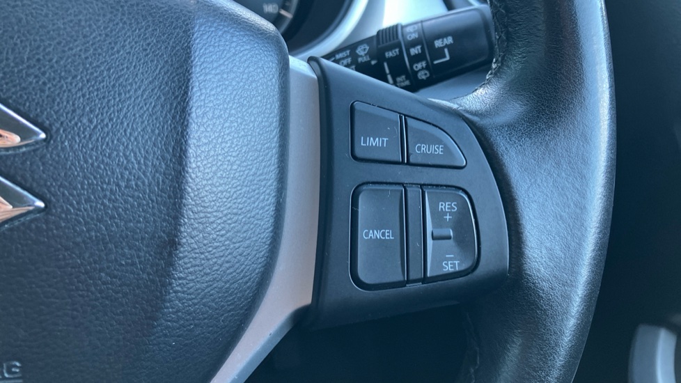 Suzuki Vitara 1.6 SZ-T 5dr Petrol Estate - Image 33