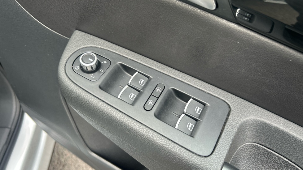 SEAT Alhambra 2.0 TDI CR Ecomotive SE Lux 5dr Diesel Estate - Image 48