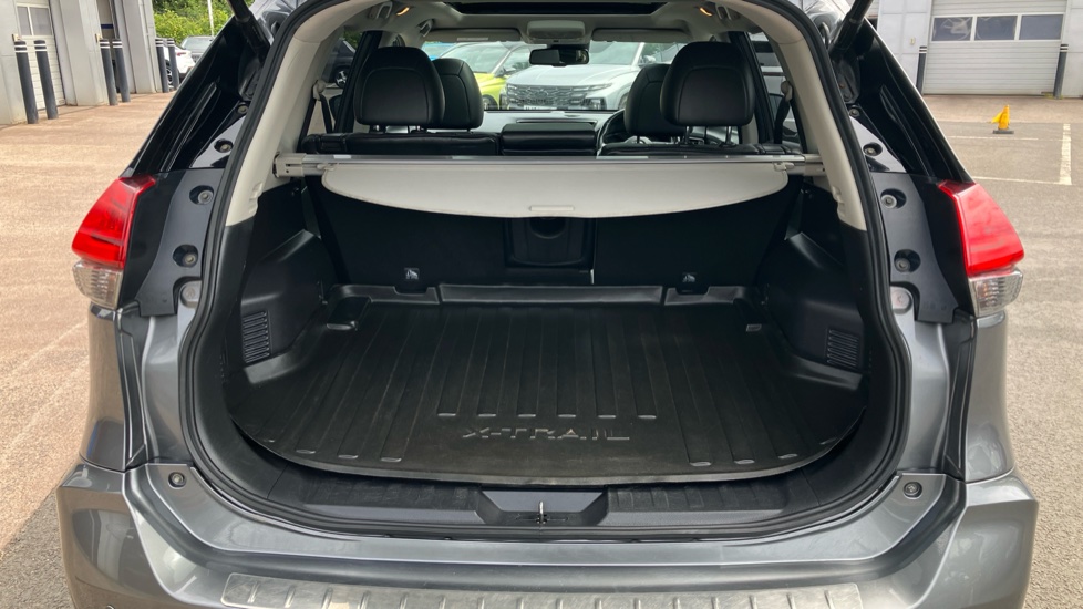 Nissan X-Trail 2.0 dCi Tekna 5dr 4WD Diesel Station Wagon - Image 4
