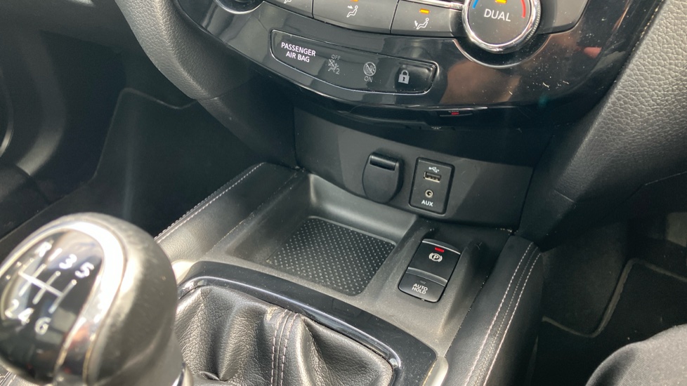 Nissan X-Trail 2.0 dCi Tekna 5dr 4WD Diesel Station Wagon - Image 38
