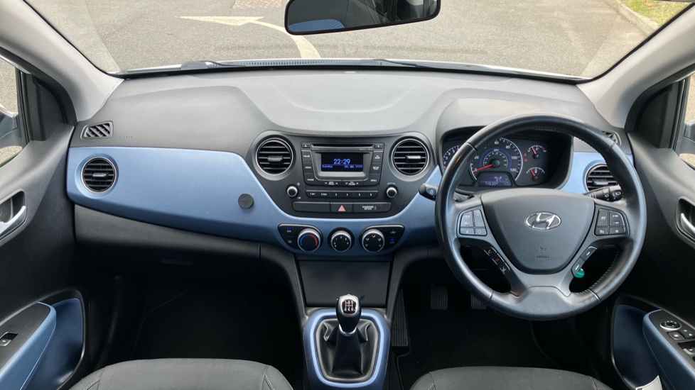 Hyundai i10 1.0 Blue Drive Premium 5dr Petrol Hatchback - Image 10