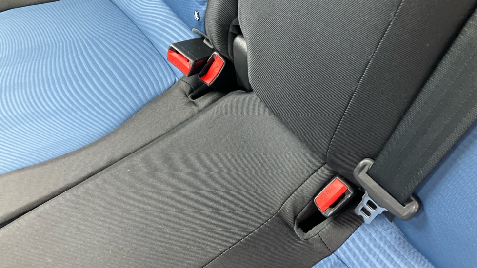 Hyundai i10 1.0 Blue Drive Premium 5dr Petrol Hatchback - Image 17