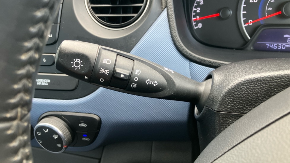 Hyundai i10 1.0 Blue Drive Premium 5dr Petrol Hatchback - Image 44