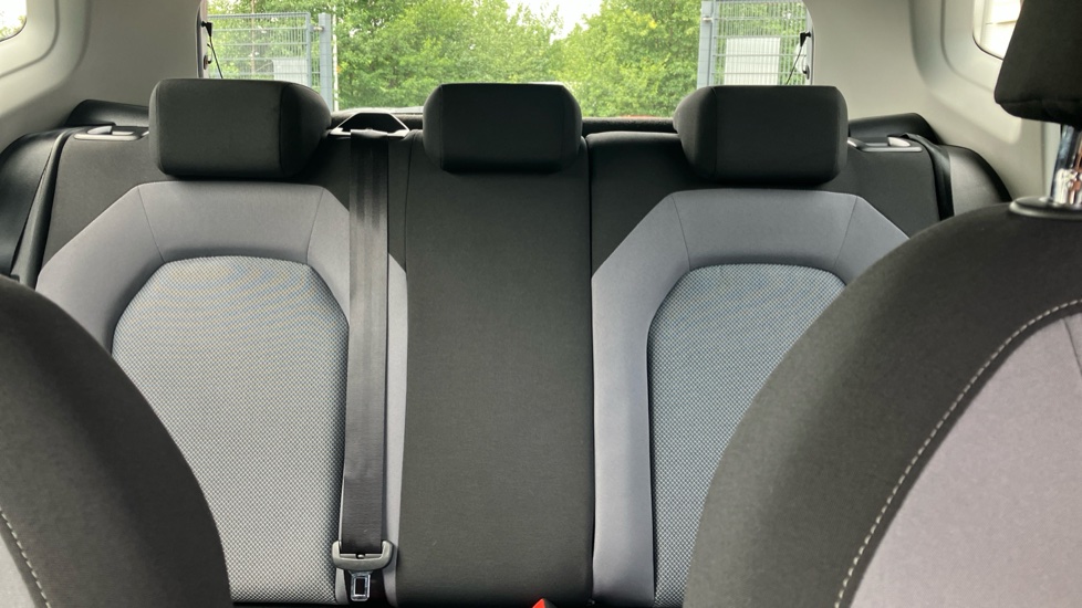 SEAT Arona 1.0 TSI 115 SE Technology [EZ] 5dr DSG Petrol Hatchback - Image 15
