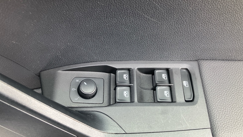 SEAT Arona 1.0 TSI 115 SE Technology [EZ] 5dr DSG Petrol Hatchback - Image 29