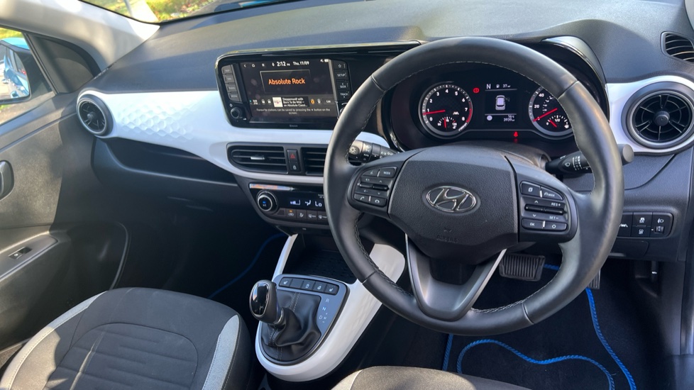 Hyundai i10 1.2 MPi Premium 5dr Auto Petrol Hatchback - Image 10