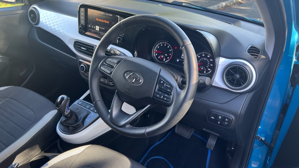 Hyundai i10 1.2 MPi Premium 5dr Auto Petrol Hatchback - Image 11