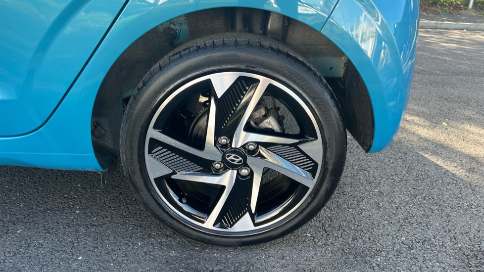 Hyundai i10 1.2 MPi Premium 5dr Auto Petrol Hatchback - Image 21