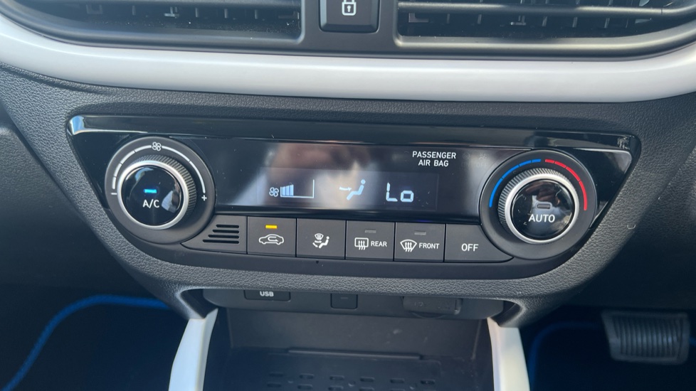 Hyundai i10 1.2 MPi Premium 5dr Auto Petrol Hatchback - Image 33