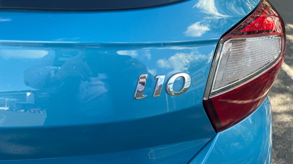 Hyundai i10 1.2 MPi Premium 5dr Auto Petrol Hatchback - Image 43