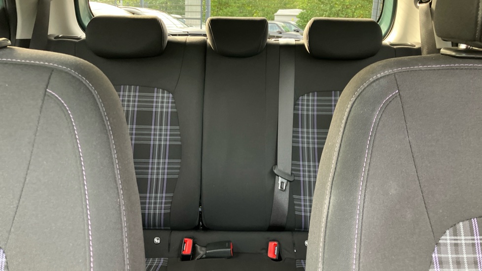 Hyundai i10 1.0 MPi Premium 5dr Petrol Hatchback - Image 15