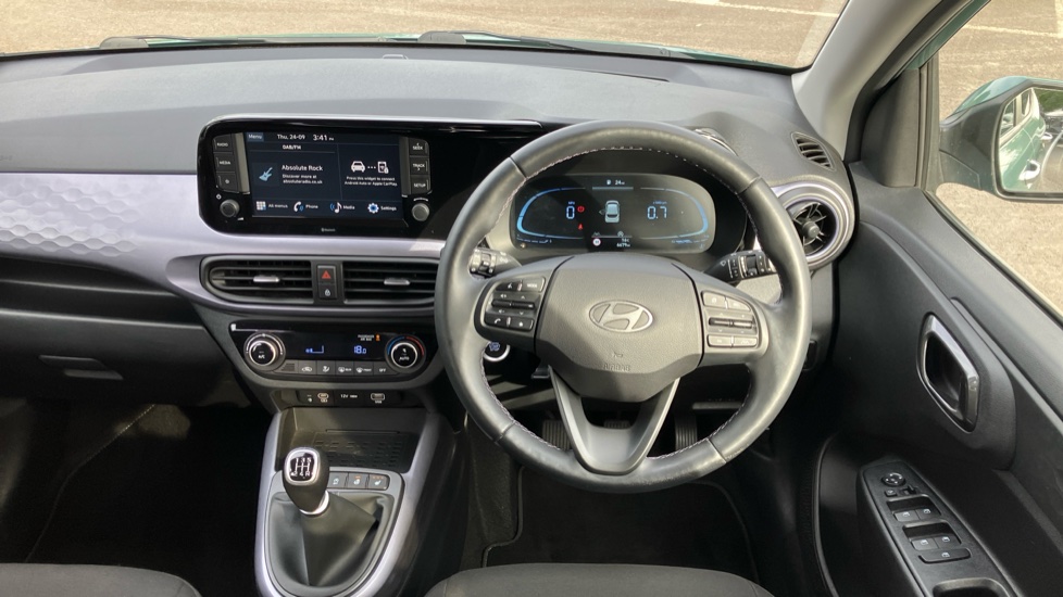 Hyundai i10 1.0 MPi Premium 5dr Petrol Hatchback - Image 25