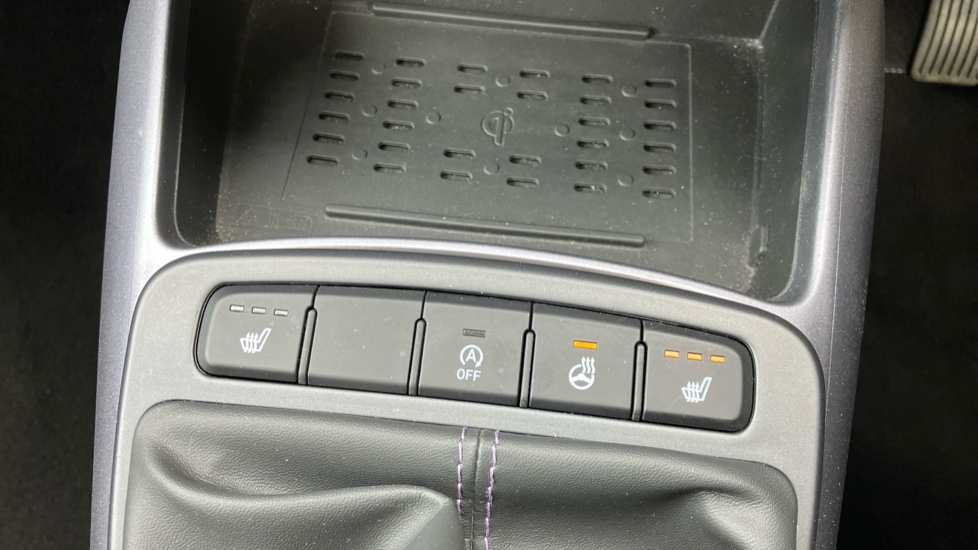Hyundai i10 1.0 MPi Premium 5dr Petrol Hatchback - Image 32
