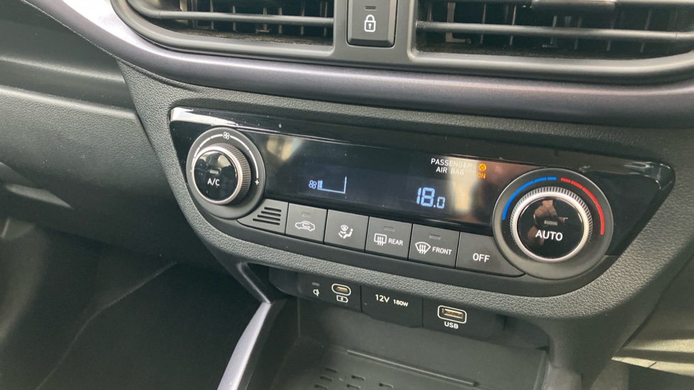 Hyundai i10 1.0 MPi Premium 5dr Petrol Hatchback - Image 34