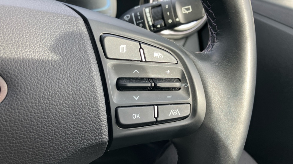 Hyundai i10 1.0 MPi Premium 5dr Petrol Hatchback - Image 37