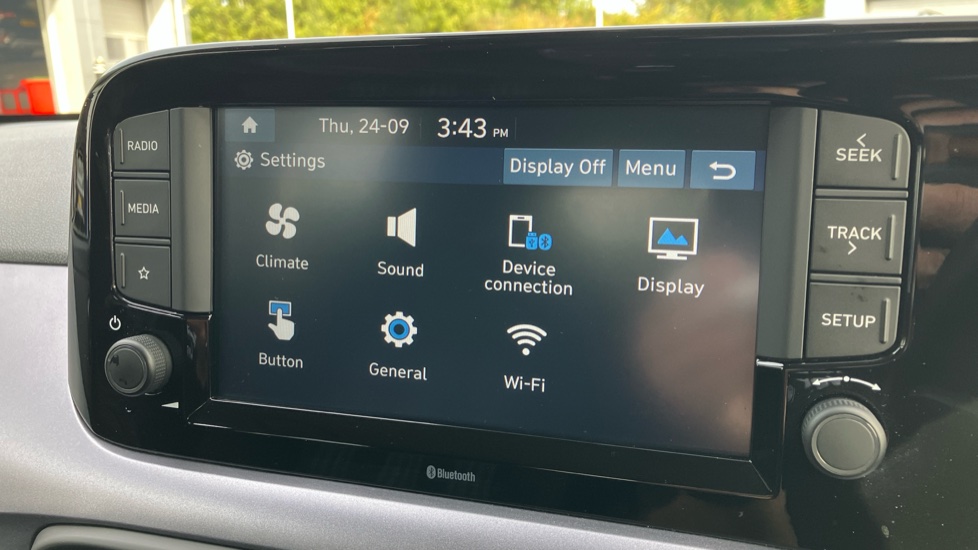 Hyundai i10 1.0 MPi Premium 5dr Petrol Hatchback - Image 43