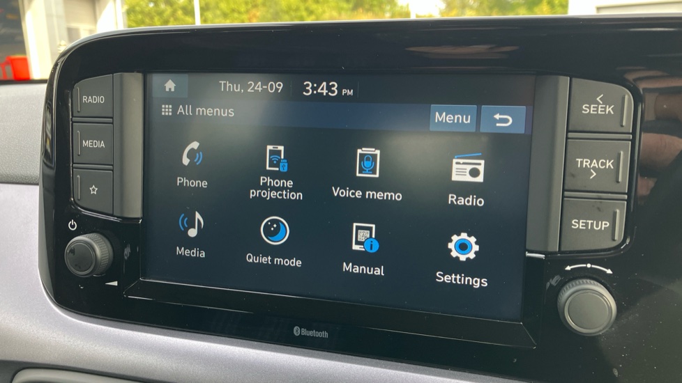 Hyundai i10 1.0 MPi Premium 5dr Petrol Hatchback - Image 44