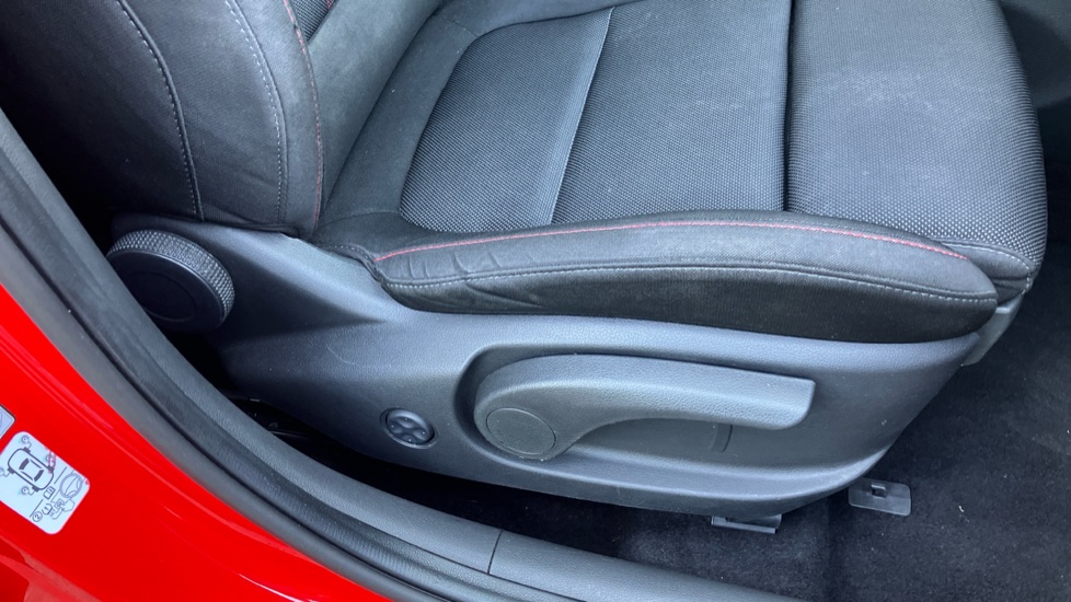 Hyundai i30 1.5T GDi N Line 5dr Petrol Hatchback - Image 30