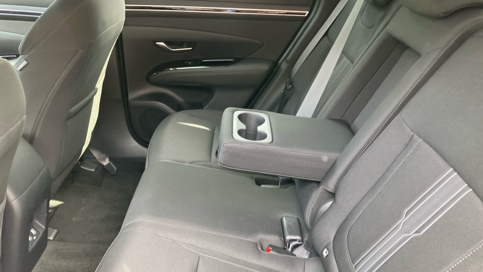 Hyundai TUCSON 1.6 TGDi Premium 5dr 2WD Petrol Estate - Image 28