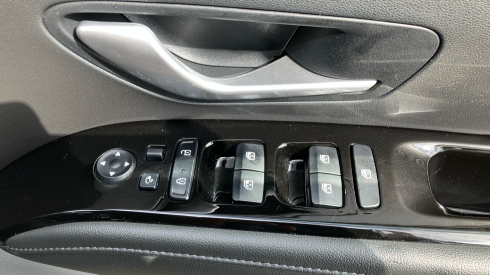 Hyundai TUCSON 1.6 TGDi Premium 5dr 2WD Petrol Estate - Image 29