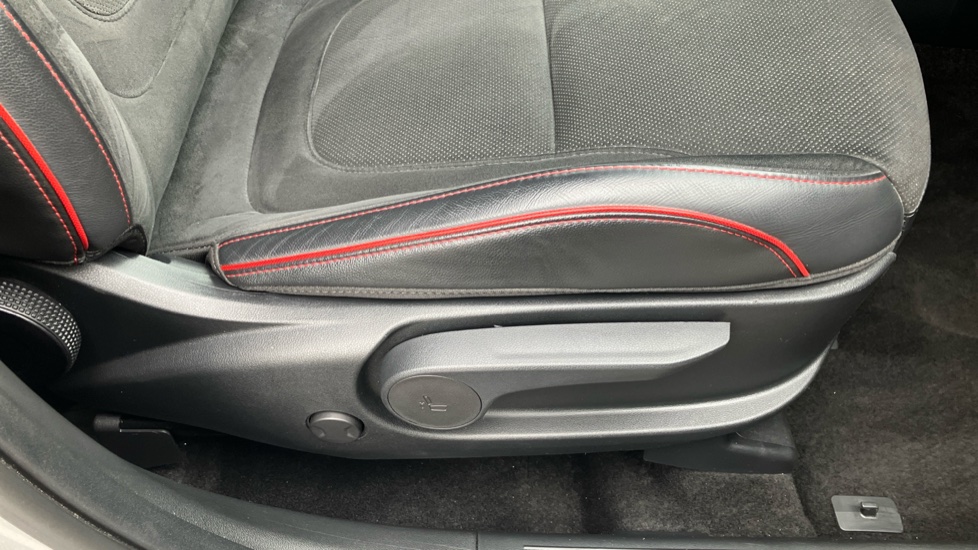 Hyundai TUCSON 1.6 TGDi 48V MHD N Line 5dr 2WD DCT Petrol Estate - Image 31