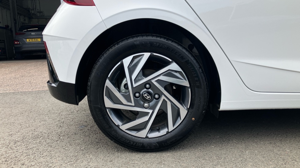 Hyundai i20 1.0T GDi Advance [Nav] 5dr Petrol Hatchback - Image 7