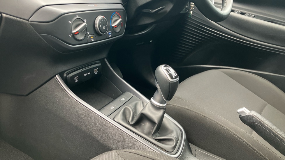 Hyundai i20 1.0T GDi Advance [Nav] 5dr Petrol Hatchback - Image 13