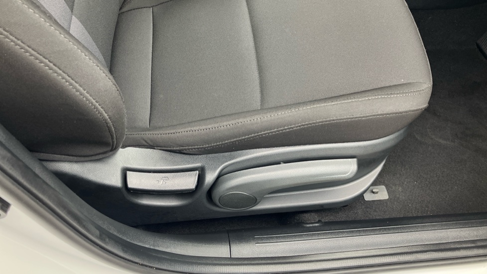 Hyundai i20 1.0T GDi Advance [Nav] 5dr Petrol Hatchback - Image 31
